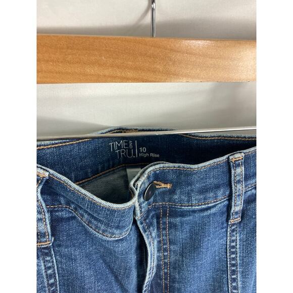 Time and True Bundle of 2, Jeans and Shorts Size 10 - Picture 2 of 4